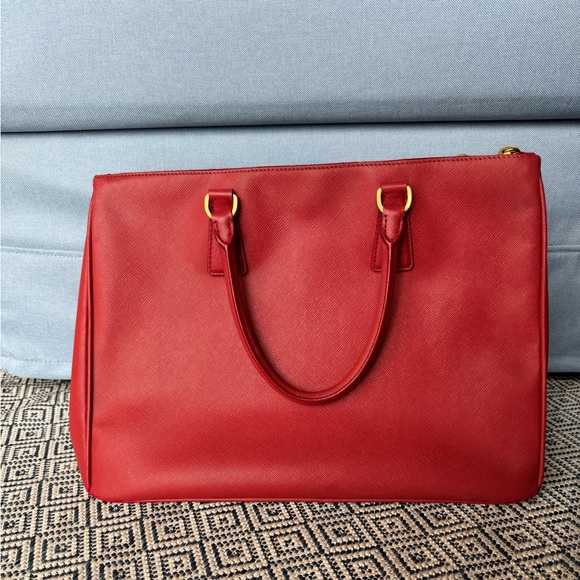 Prada Galleria Saffiano Tote - Picture 5 of 17